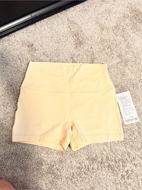 lululemon Align™ No
Line HR Short 4"